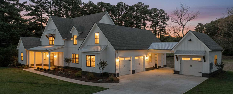 636-arnold-mill_exterior-front-dusk_v1_990x400_web